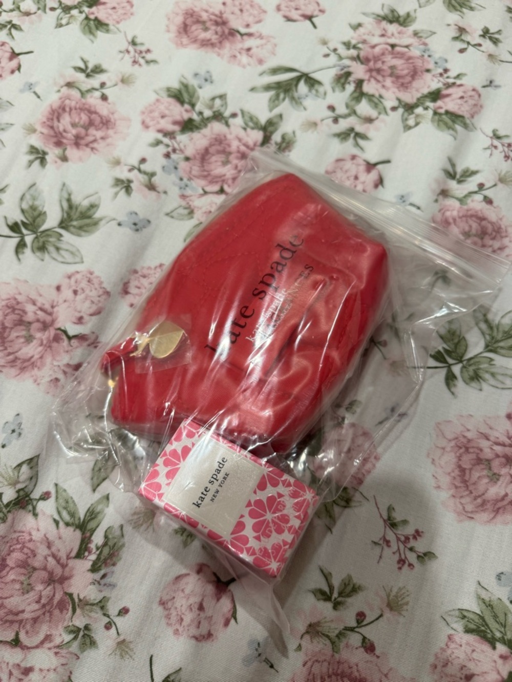 Kate Spade Gift Bag Set - Picture 2 of 2